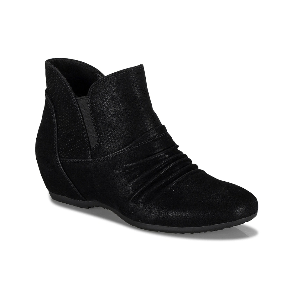 Bare Traps Pixie bootie size 9 1/2